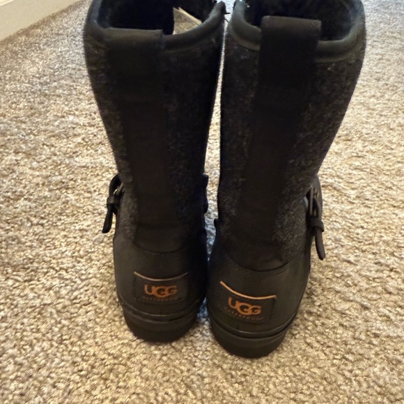 UGG Women's Robbie Mid Calf Boots Black 7.5 EUC - Picture 3 of 6